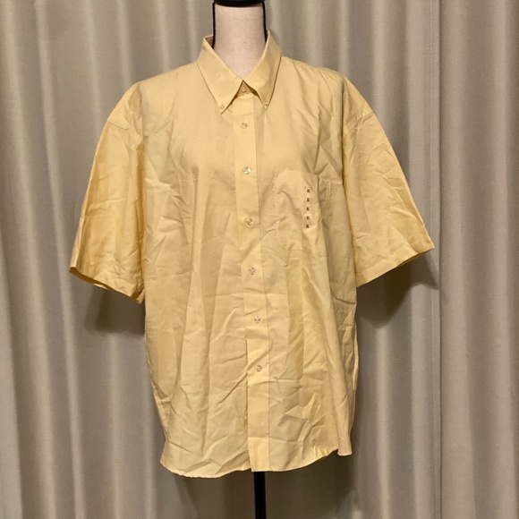 Van Heusen Other - Men’s Short Sleeve Button Down